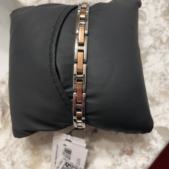 DKNY woman watch - Picture 3 of 7